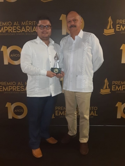 Premio al Mérito Empresarial en la Categoría Salud